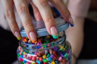 Crackle polish is terug en nail art domineert dit seizoen