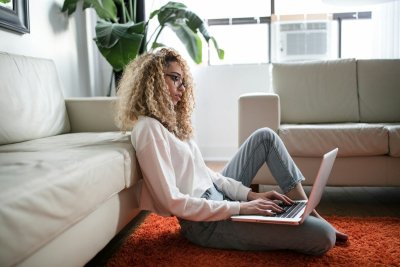 Waarom 3 op de 10 vrouwen financieel afhankelijk blijft